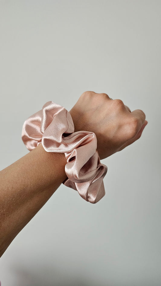 Alle Ana HoldHer satin scrunchie for your hospital bag NZ