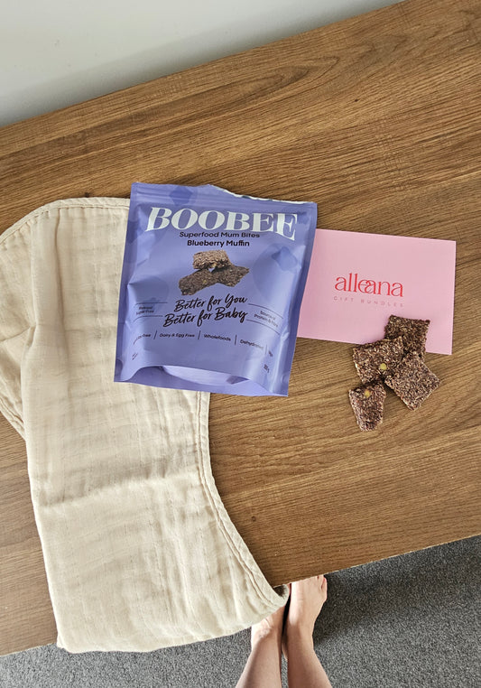 Boobee superfood mum bites in blueberry muffin flavour