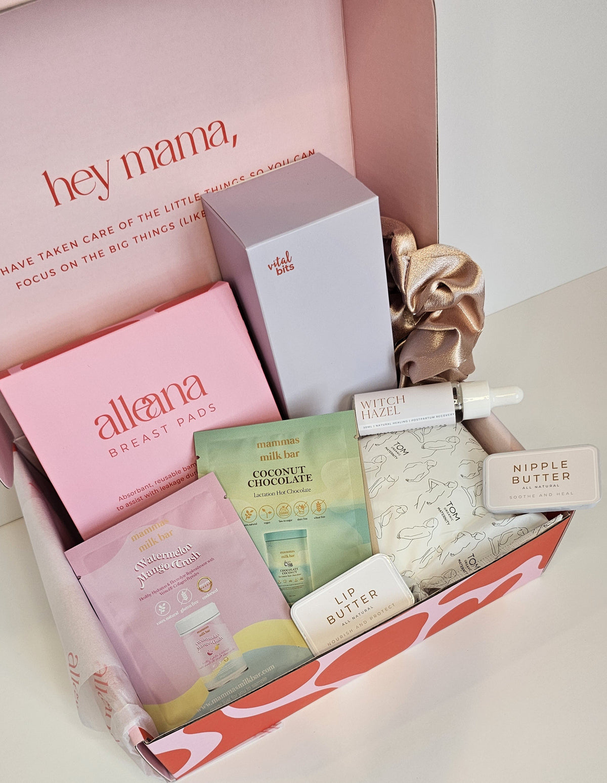 Alle Ana postpartum essentials bundle gift box